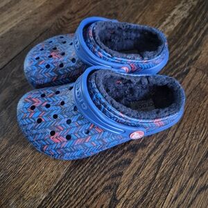 Kids Lined Crocs Size 10
